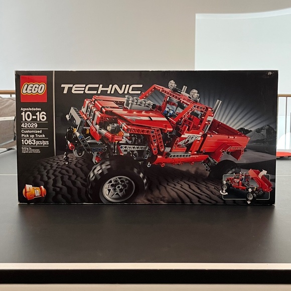 LEGO Technic 42029 Customized Pick-up Truck - Picture 1 of 4